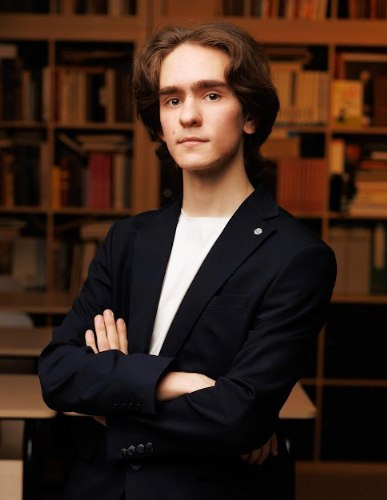 Михаил Лазарев